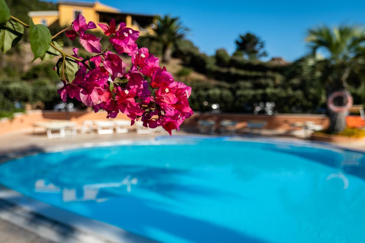 Hotel Corallaro Santa Teresa Gallura Buitenkant foto